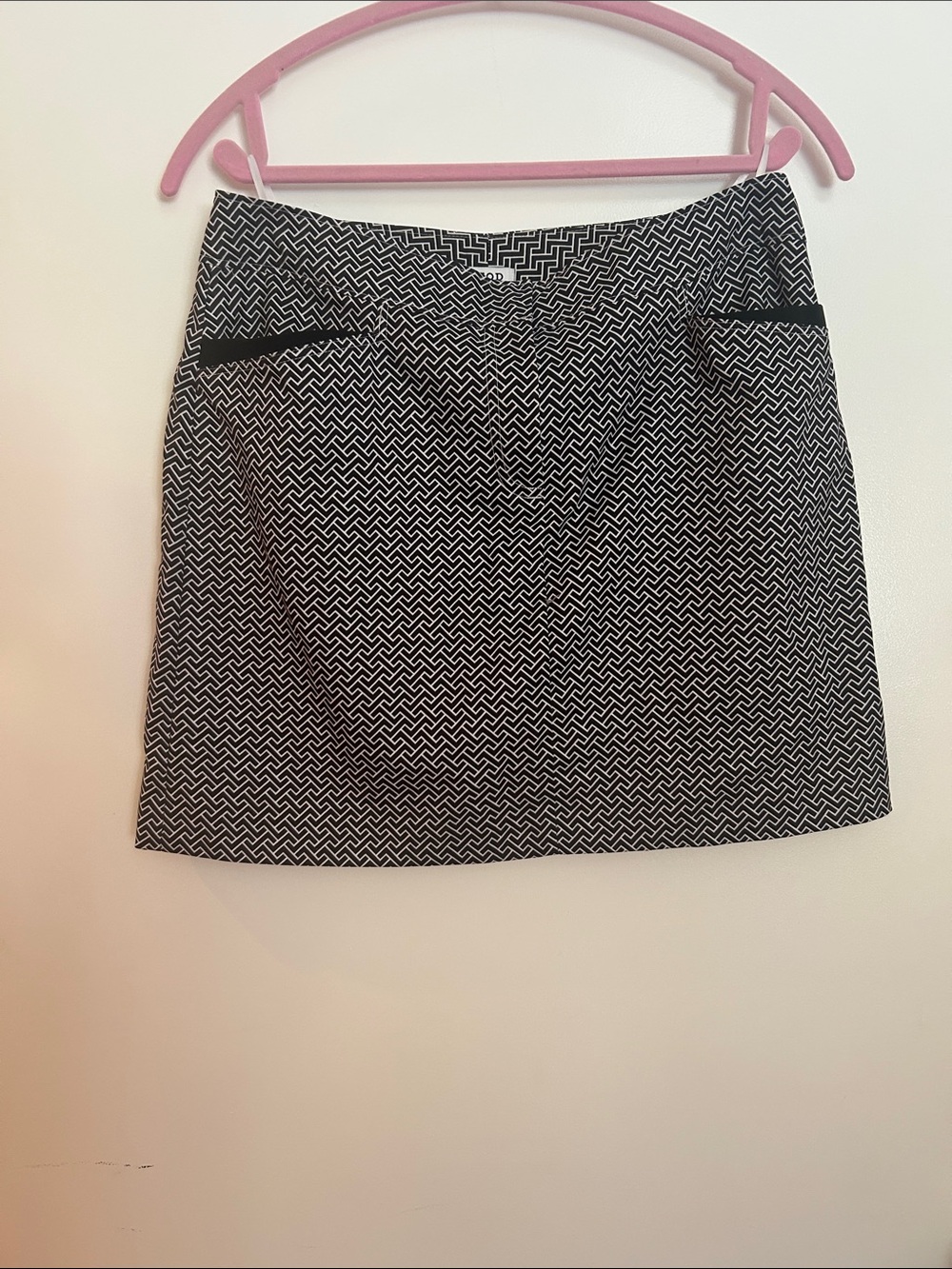Izod Black and White Mini Skirt with Geometric Print